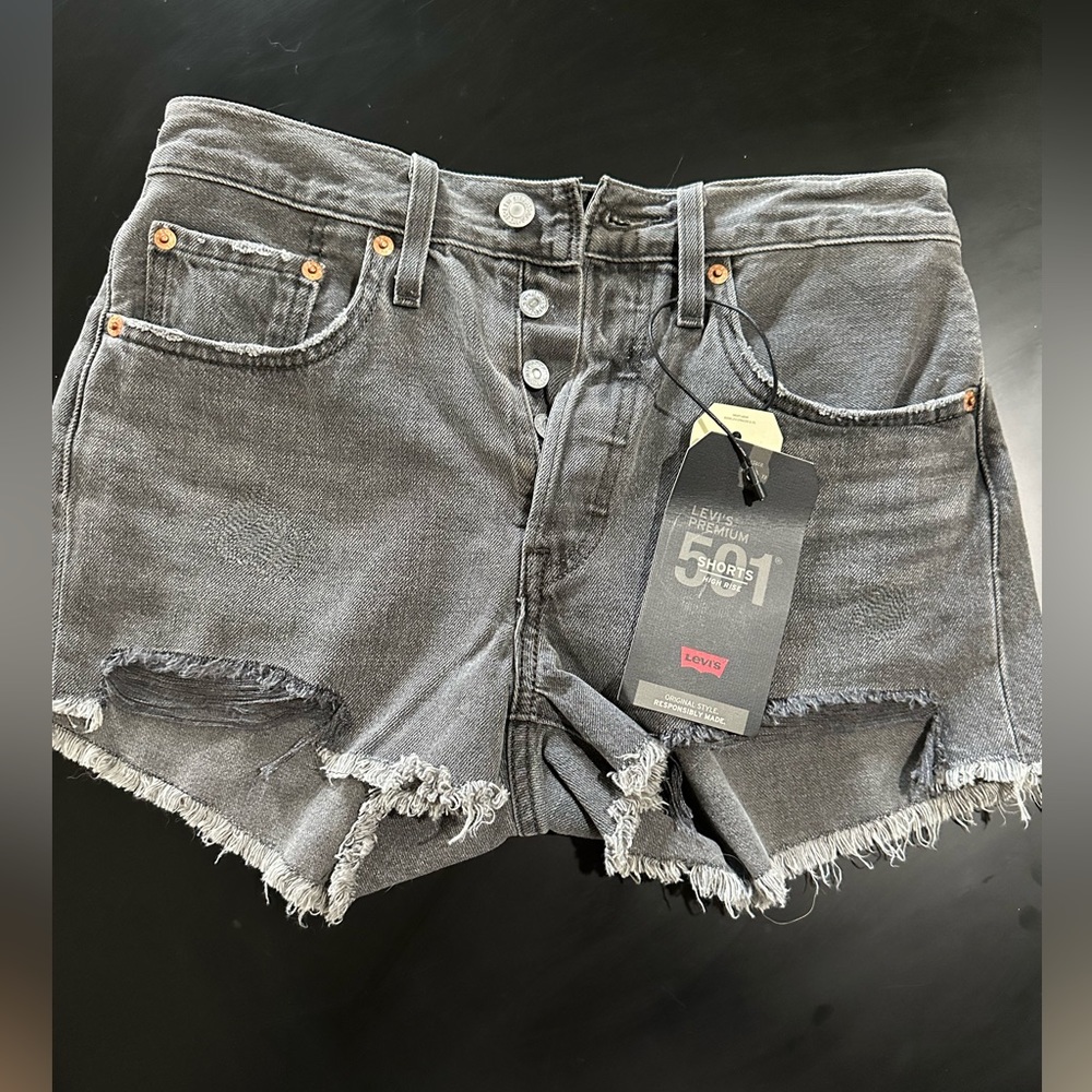 Levi’s 501 High rise black washed denim shorts size 26 NWT